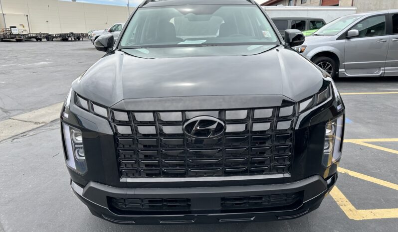 2024 Hyundai Palisade XRT | Freedom Motors Power Rear Entry Wheelchair Accessible SUV full