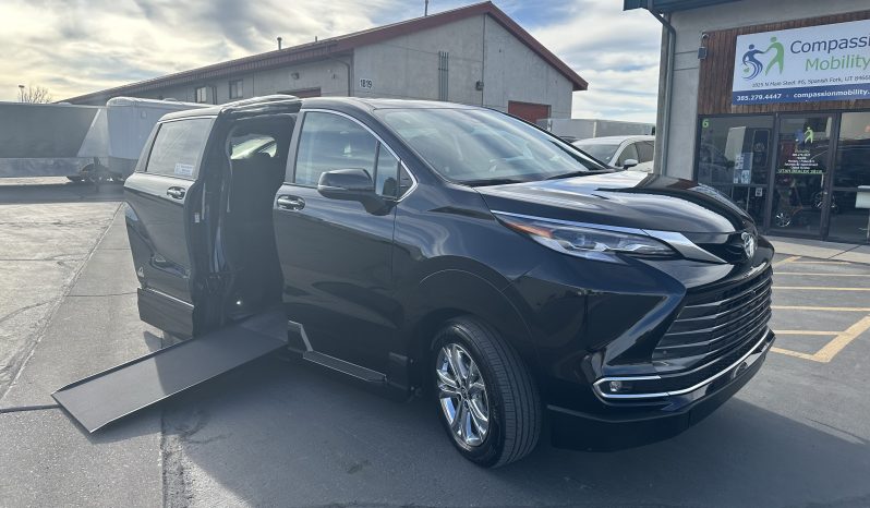 2022 Toyota Sienna Hybrid Platinum AWD | VMI Northstar Wheelchair Accessible Conversion full