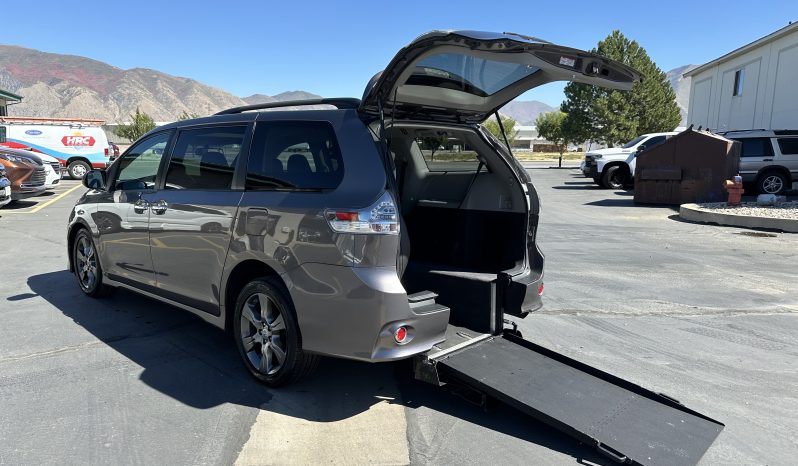 2015 Toyota Sienna SE | Freedom Motors Manual Rear Entry Wheelchair Accessible Conversion full