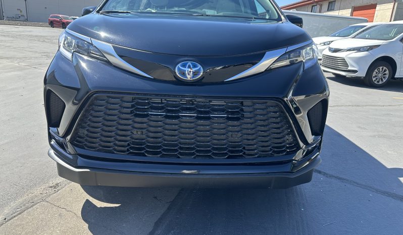 2024 Toyota Sienna Hybrid XSE Plus AWD | The New Vantage Mobility Northstar Wheelchair Accessible Conversion full